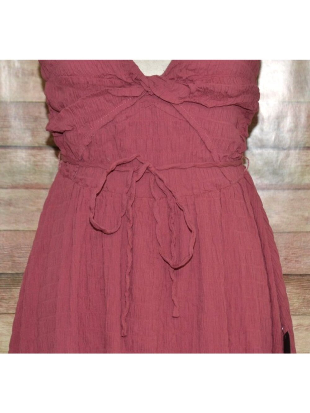 NWT Lulus Cue the Cuteness Mauve Twist-Front Midi Dress Size M Crinkle Texture - Picture 3 of 13